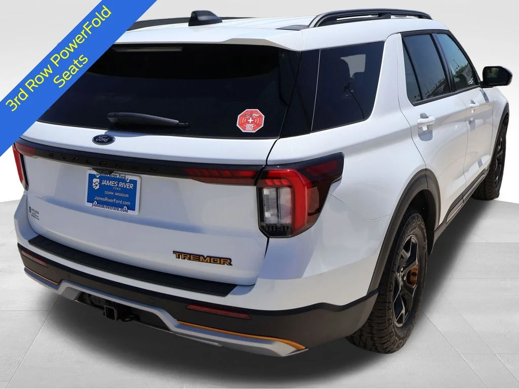 New 2026 Star White Metallic Tri-Coat Ford Tremor® image 5