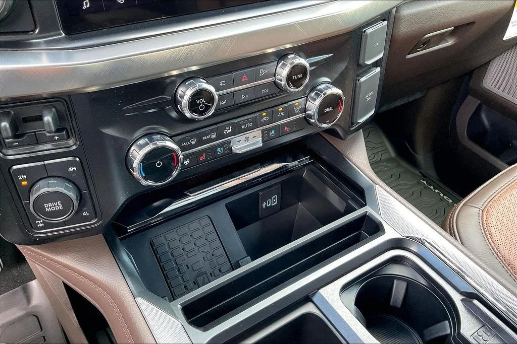 New 2026 Ford Super Duty F-250 King Ranch 4D Crew Cab