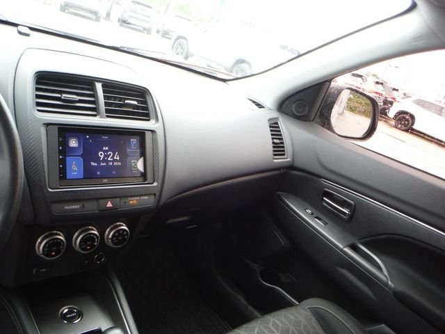 Used 2023  Mitsubishi  image 18