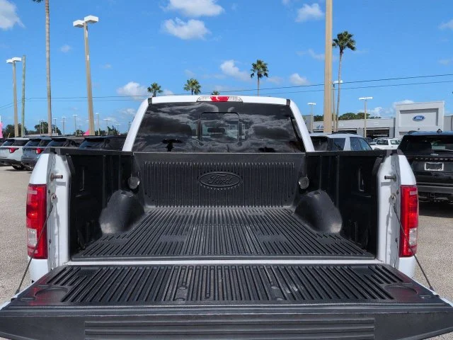 Used 2017 Oxford White Ford XLT image 13