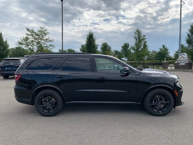 New 2026 Diamond Black Clear-Coat Exterior Paint Dodge GT Premium HEMI V8 image 7