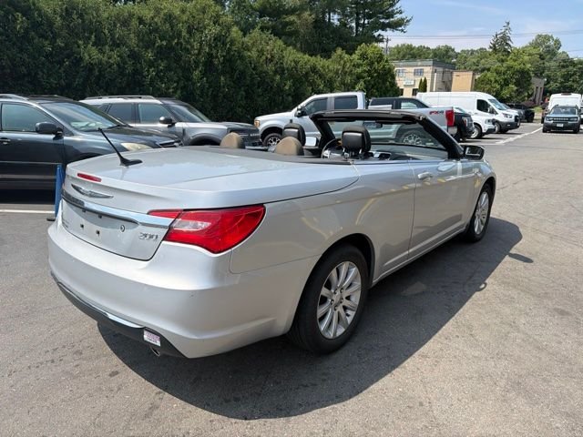 Used 2011 Silver Chrysler Touring image 7