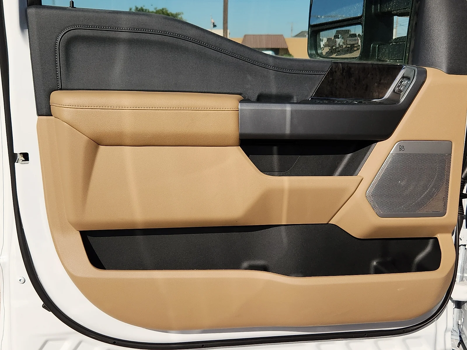 New 2026 Oxford White Ford Lariat image 14