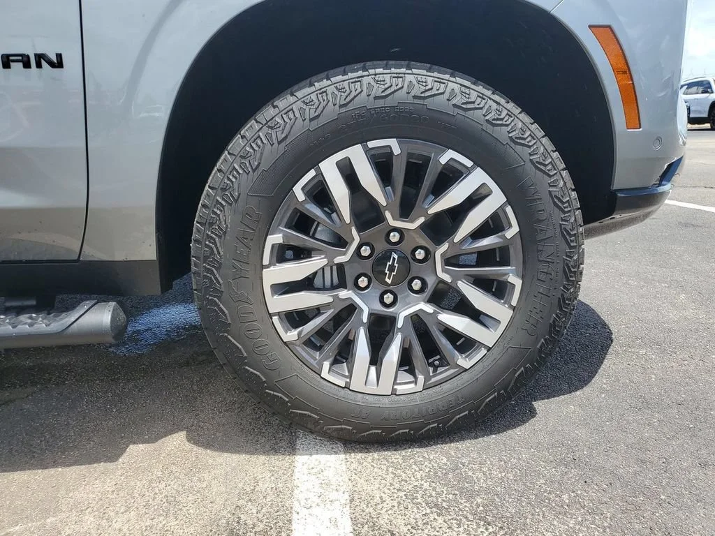 New 2026 Sterling Gray Metallic Chevrolet Z71 image 34