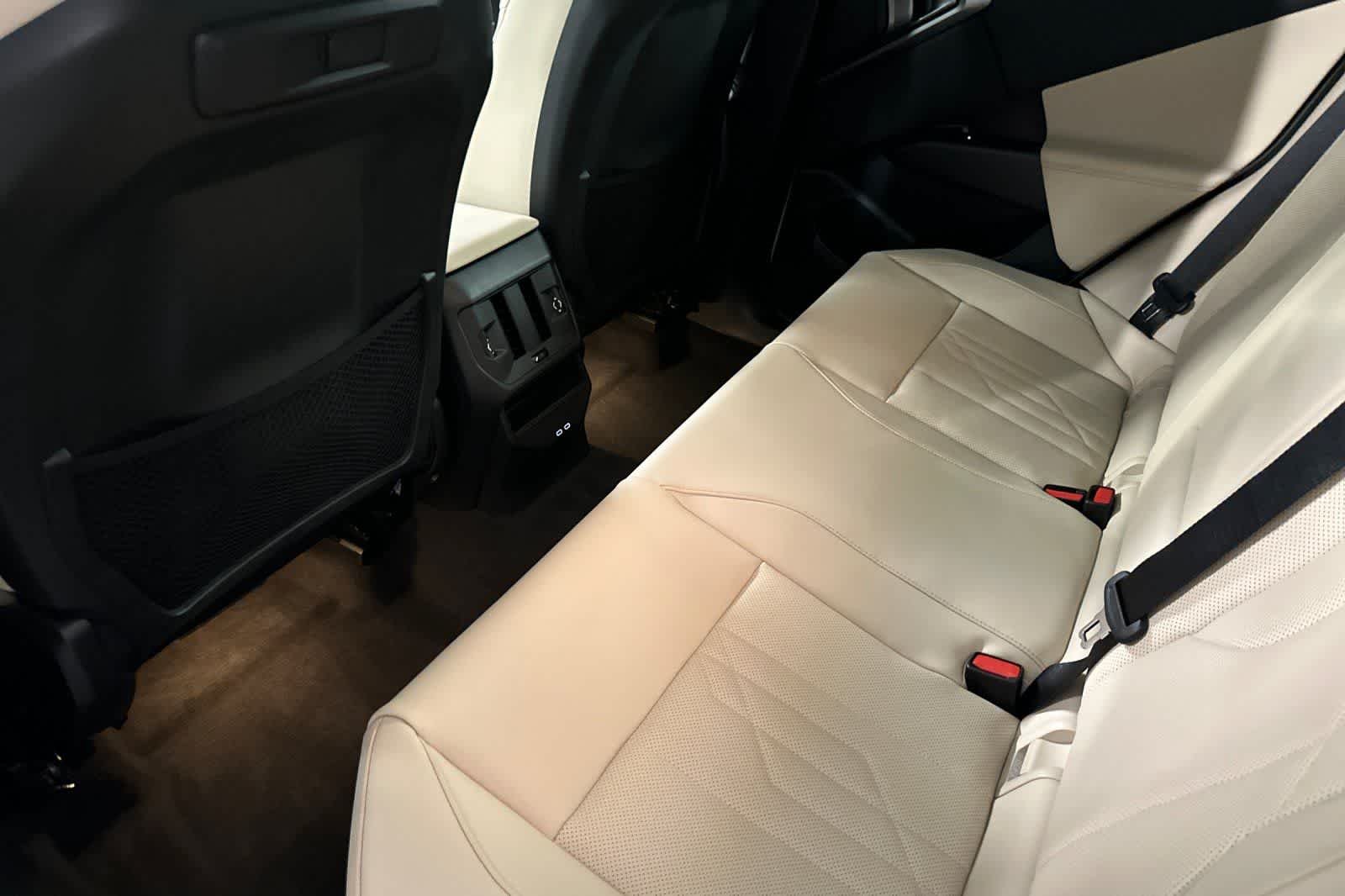 Used 2026 Alpine White BMW 30 xDrive image 4
