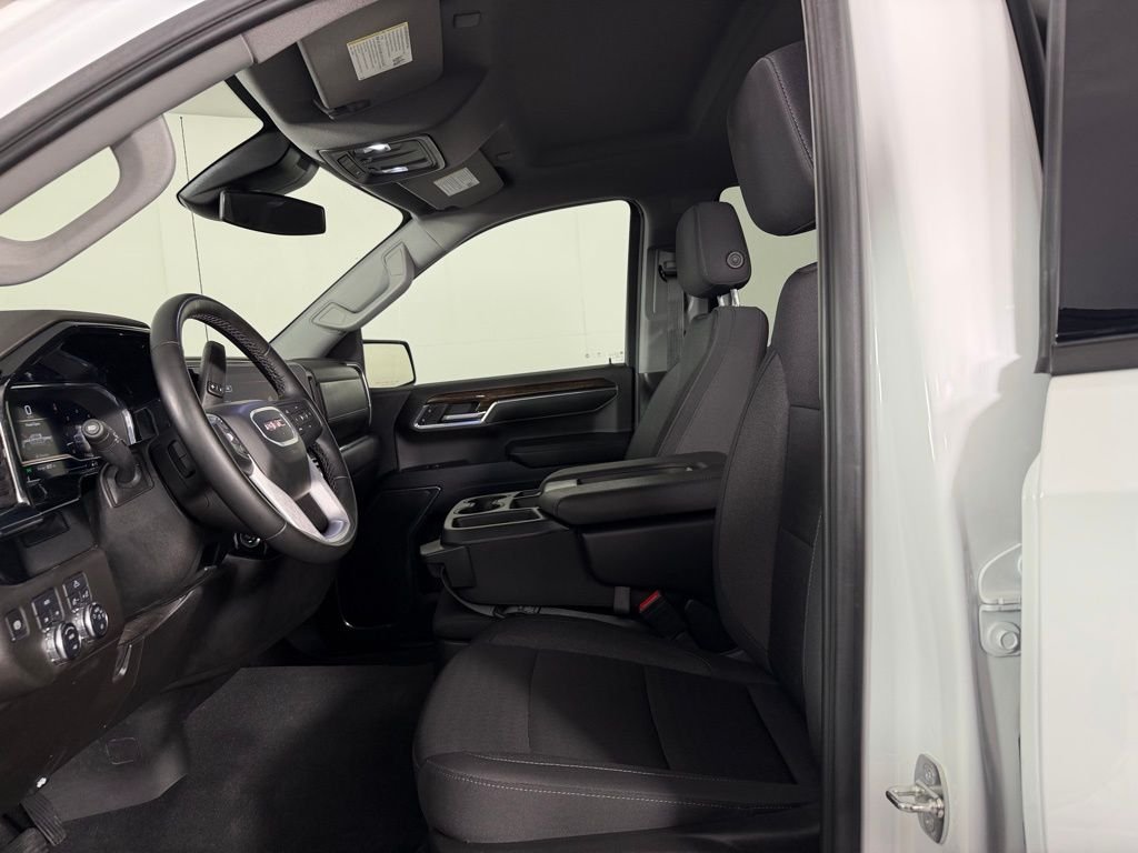 Used 2024 Summit White GMC Elevation image 21