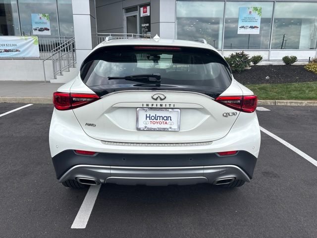 Used 2018 White INFINITI Premium image 10