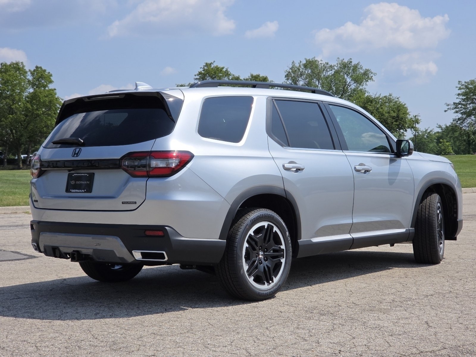 New 2026 Solar Silver Metallic Honda Touring image 23