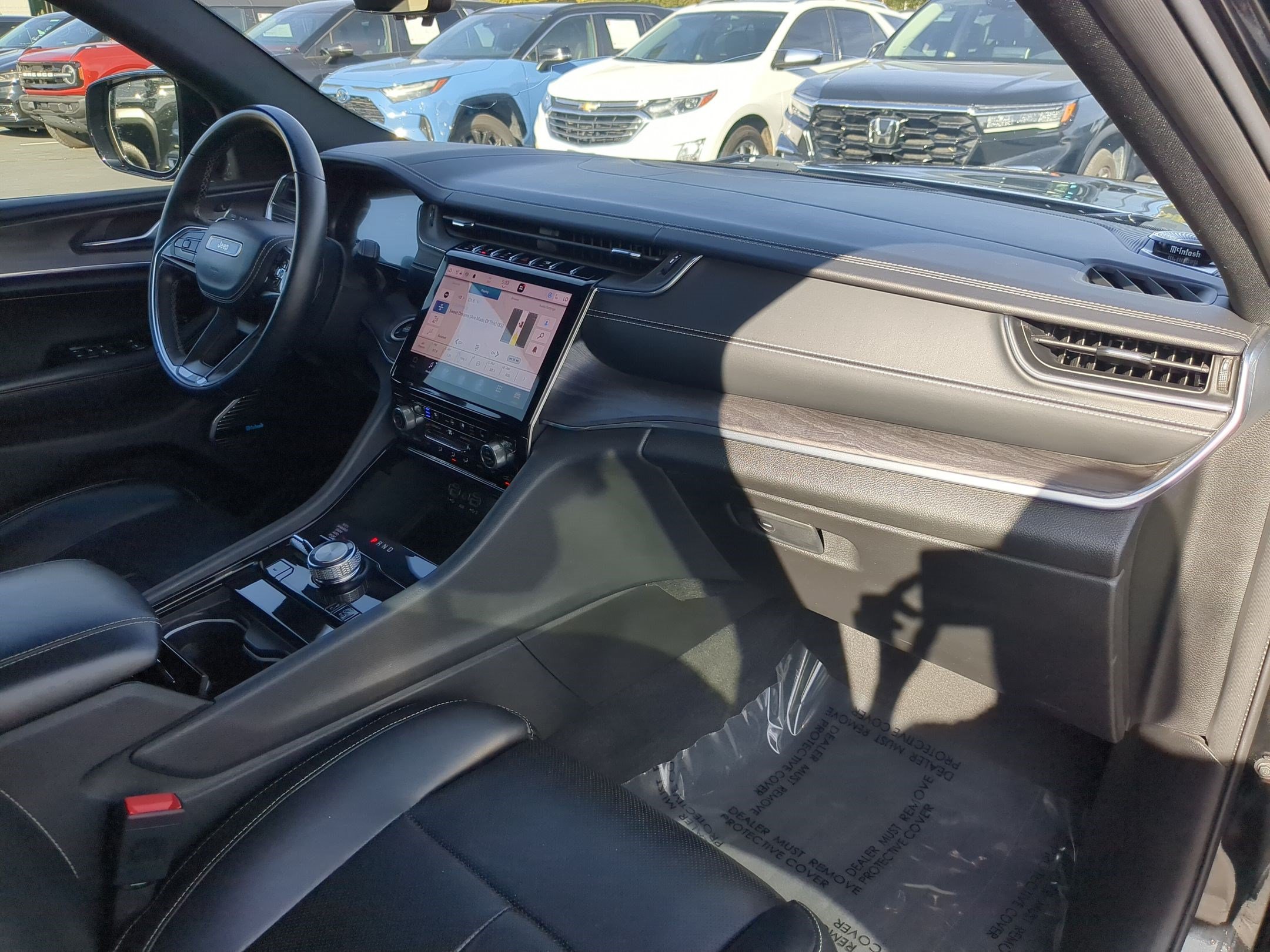 Used 2021 Diamond Black Crystal Pearlcoat Jeep Overland image 32