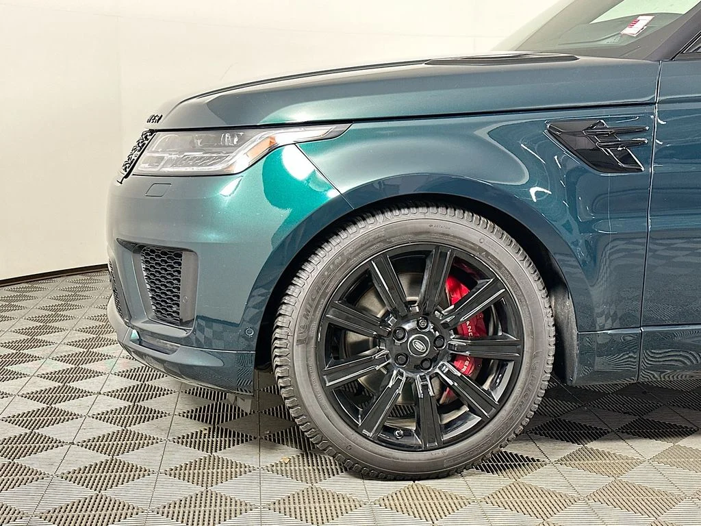 Used 2020 Green Land Rover HSE Dynamic image 8