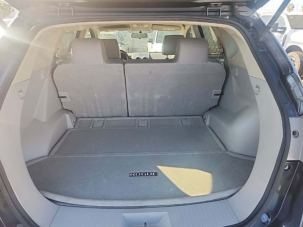 Used 2015 Graphite Blue Nissan S image 17