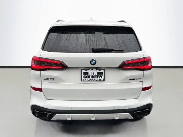 Used 2022 White BMW xDrive40i image 6
