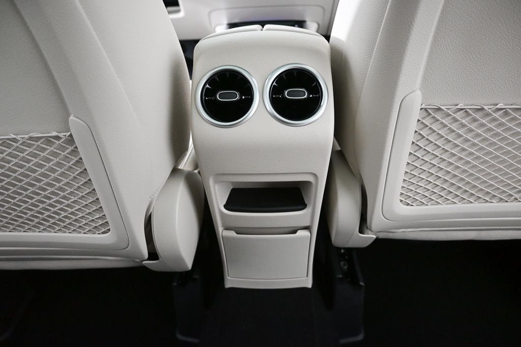 New 2026 Polar White Mercedes-Benz GLA 250 image 18