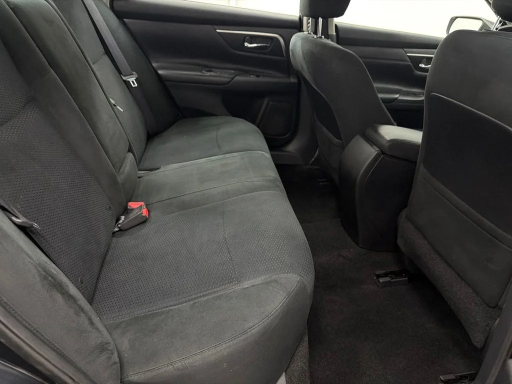 Used 2015 Blue Nissan 2.5 S image 24