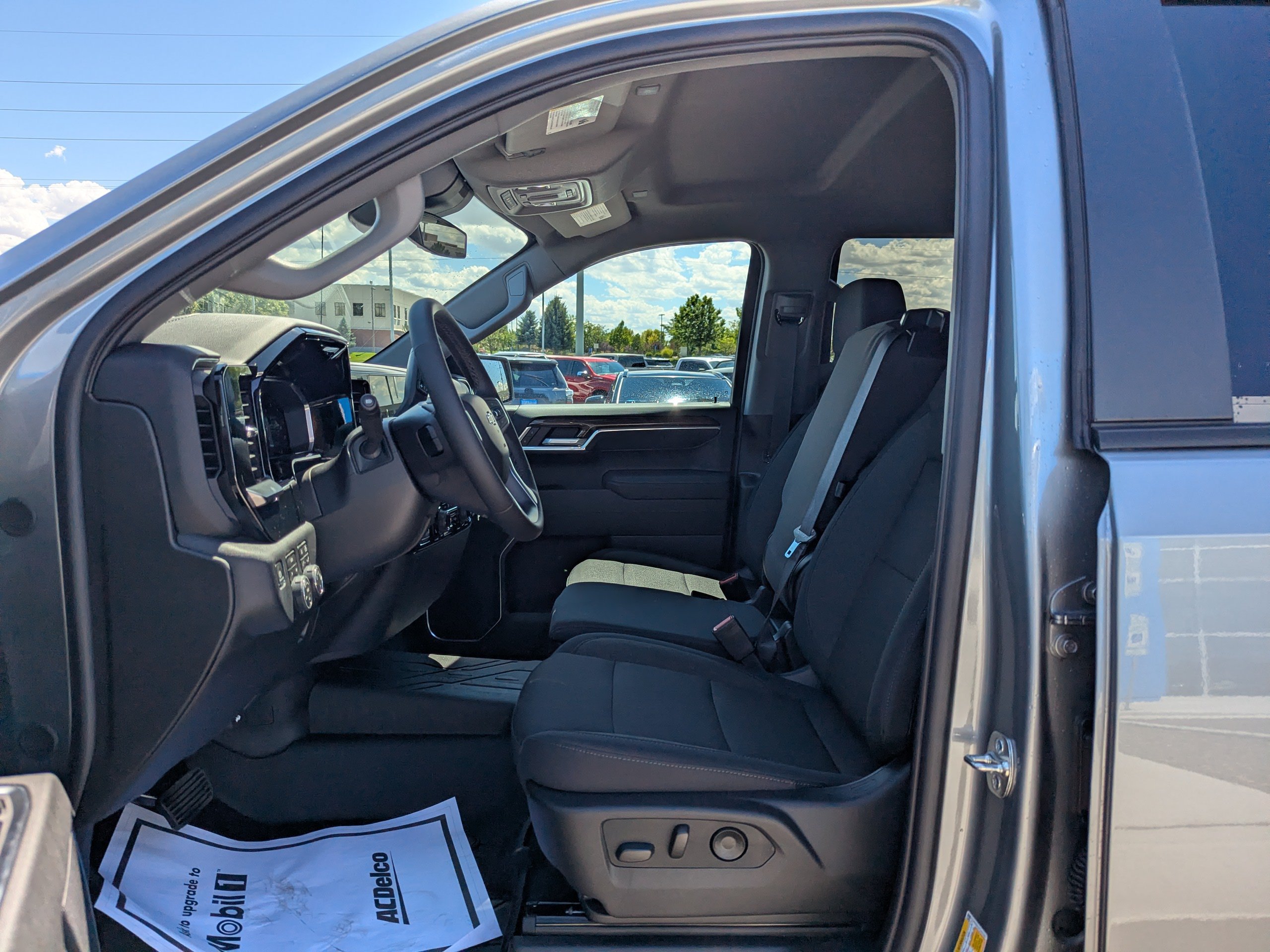 2026 Chevrolet Silverado 1500 LT - Photo 10