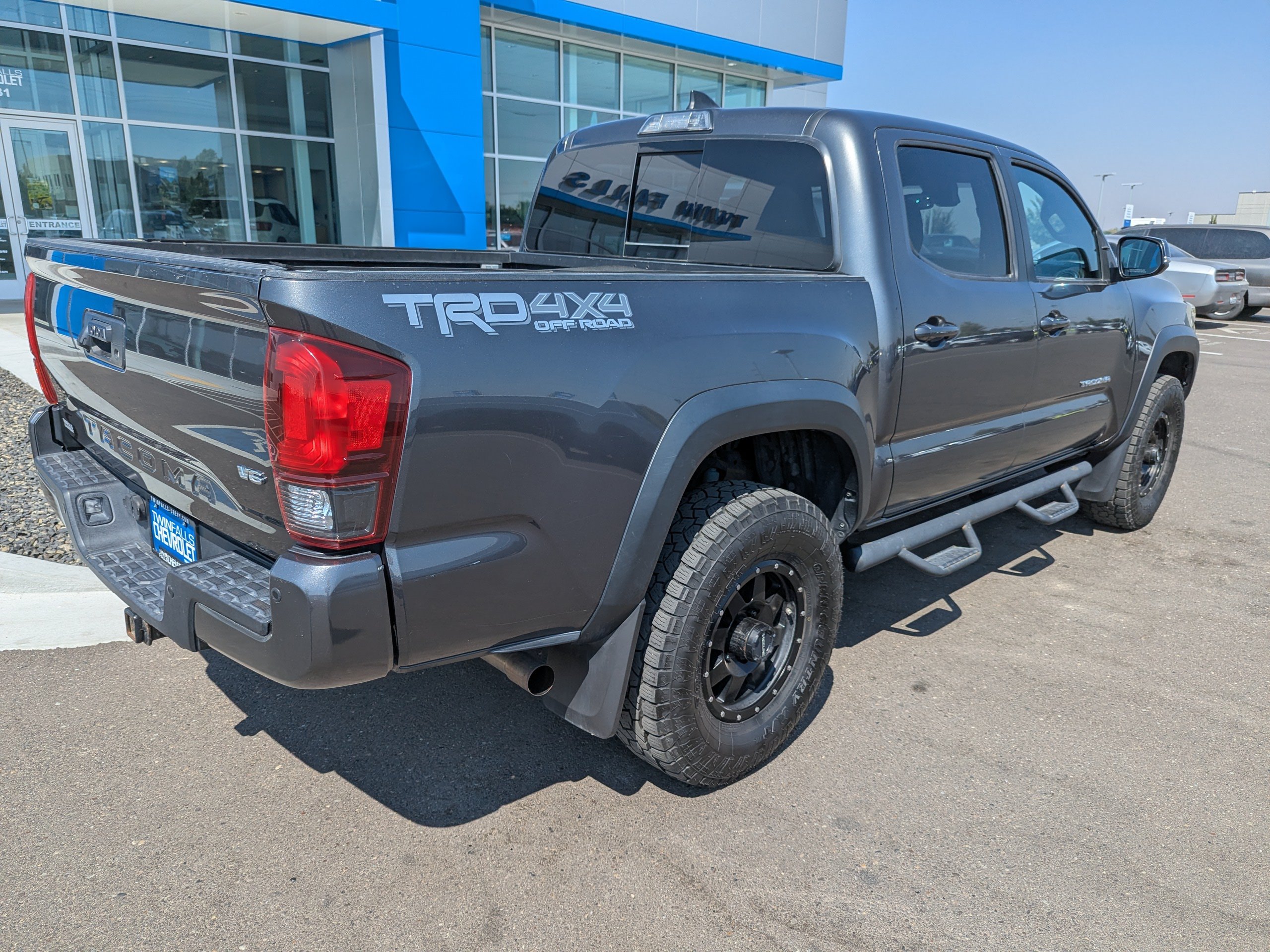Used 2018  Toyota SR image 31