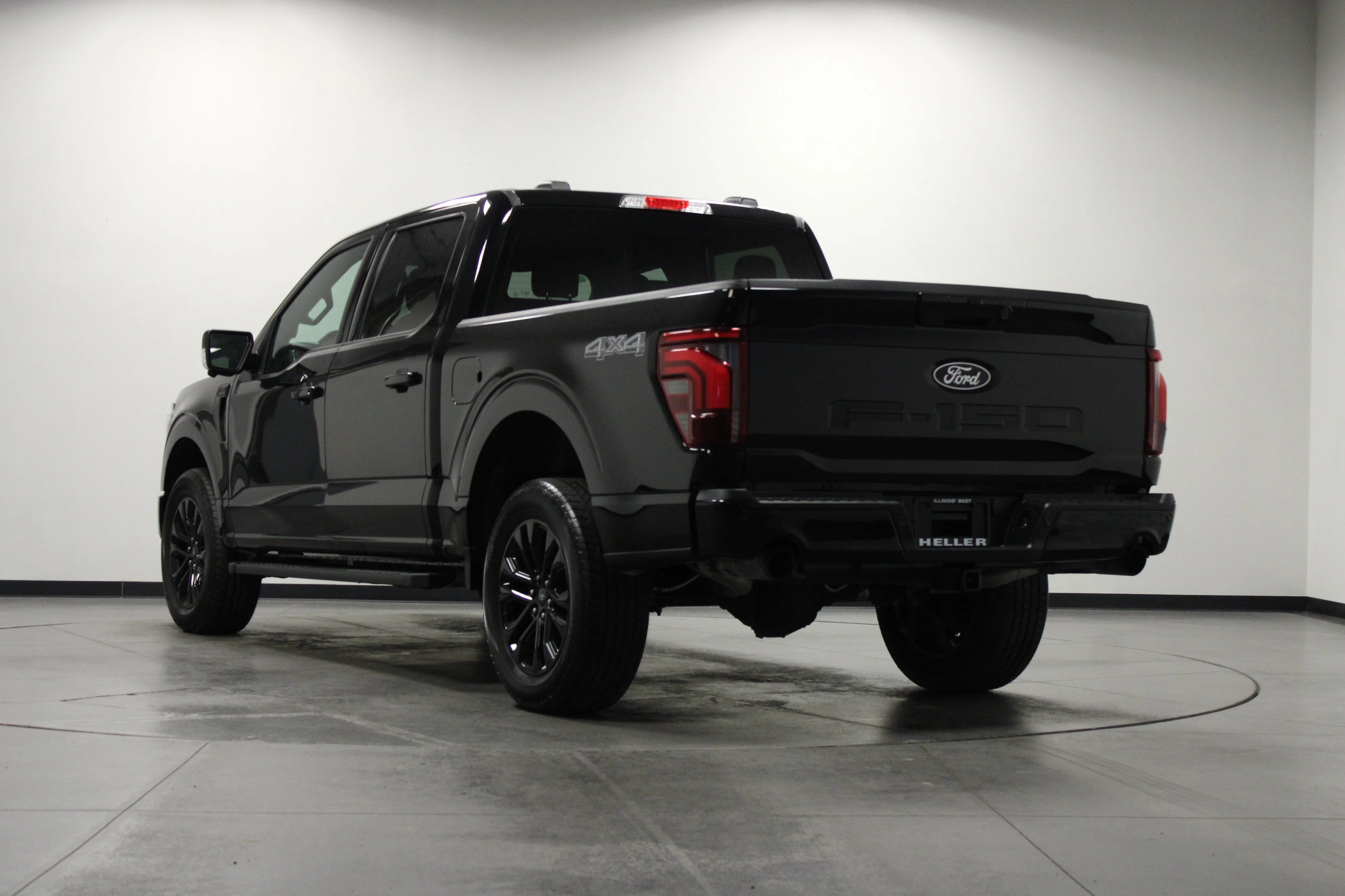 Used 2025 Agate Black Metallic Ford LARIAT image 6
