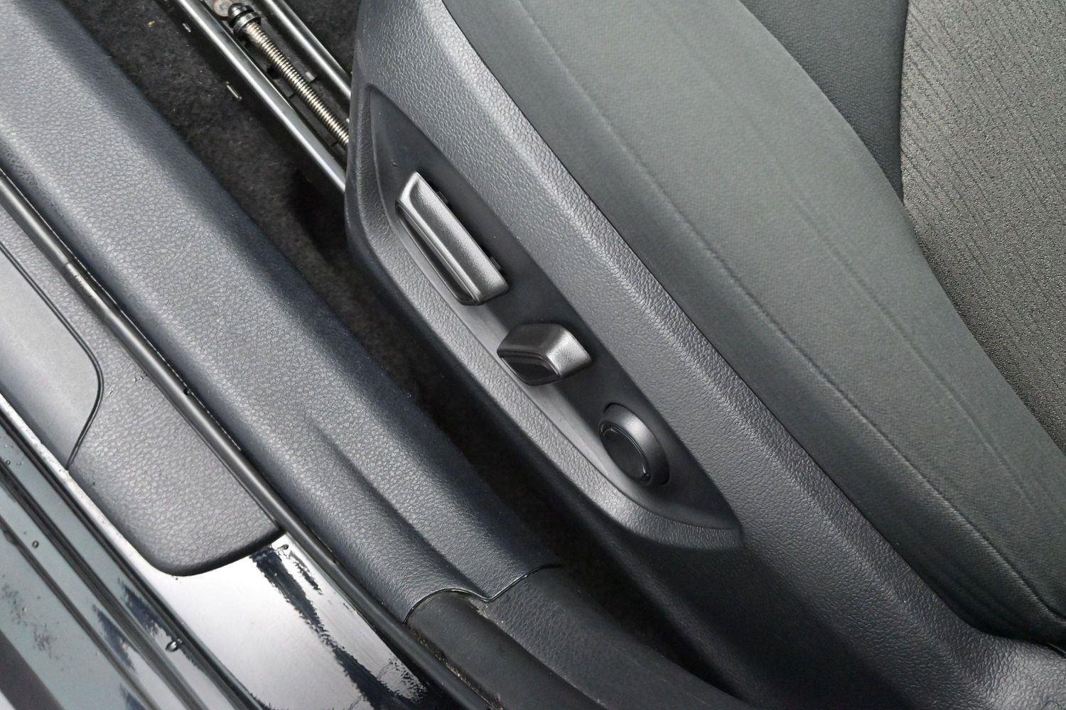 Used 2022 Midnight Black Metallic Toyota LE image 13