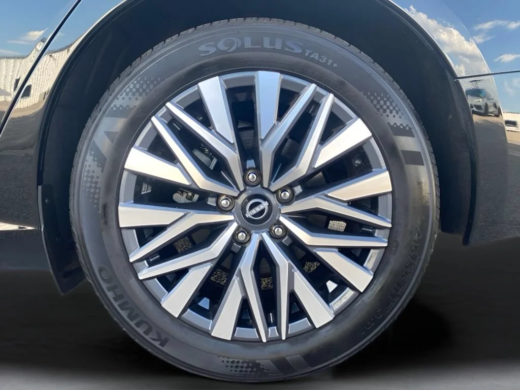 Used 2025 Black Nissan SV image 31