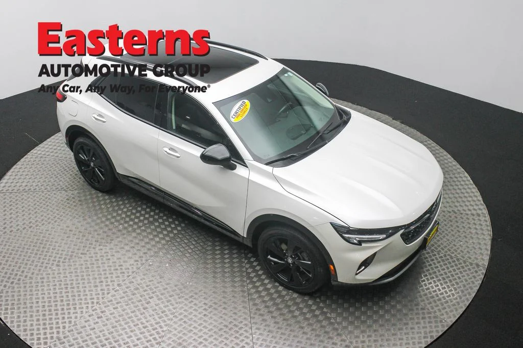 Used 2023 White Buick Essence image 3