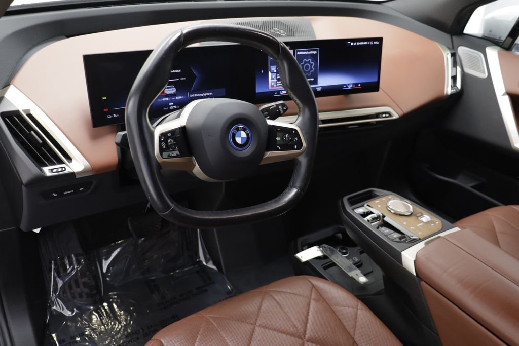 Certified Used 2023 Mineral White Metallic BMW M60 image 6