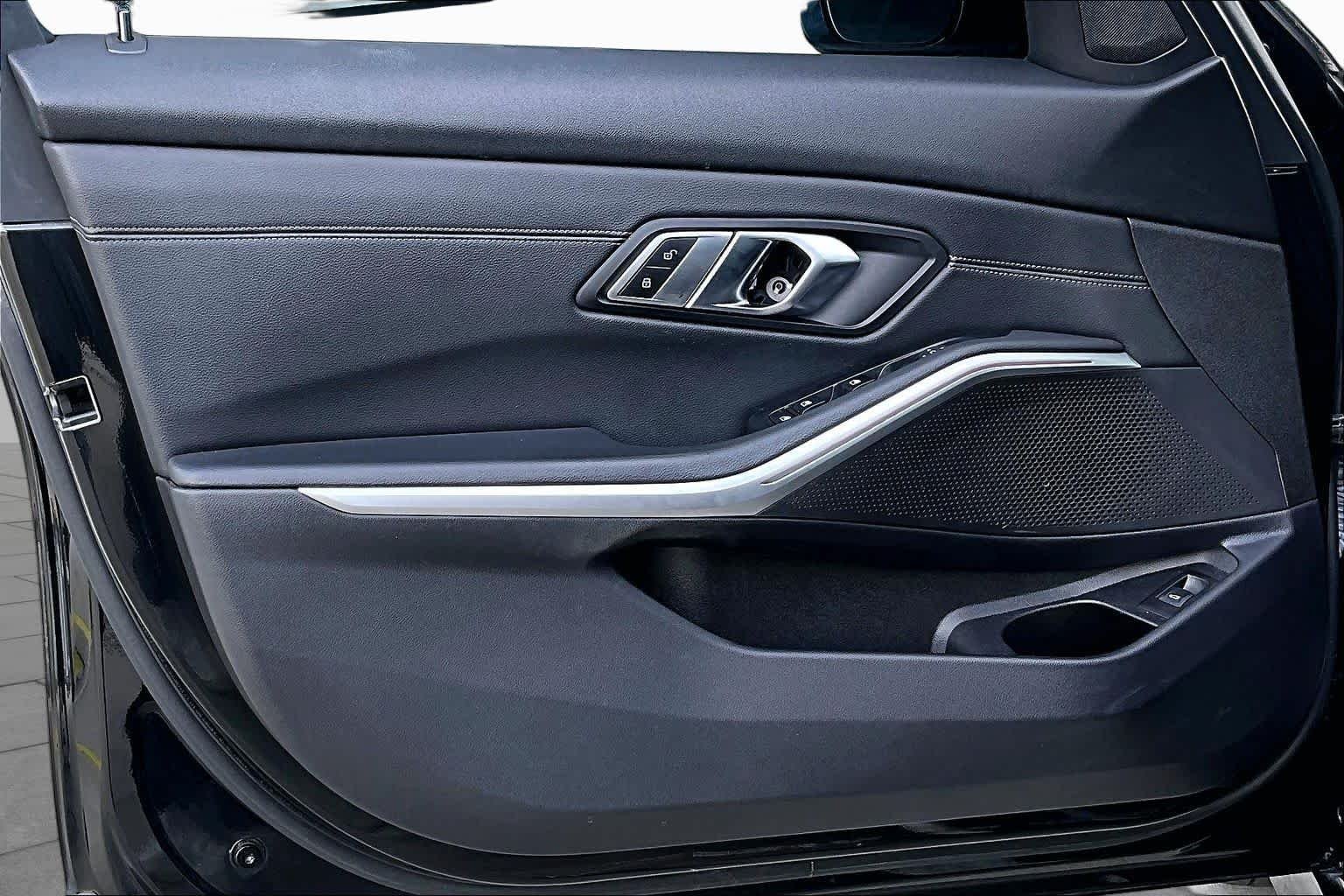 Used 2019 Jet Black BMW 330i image 19