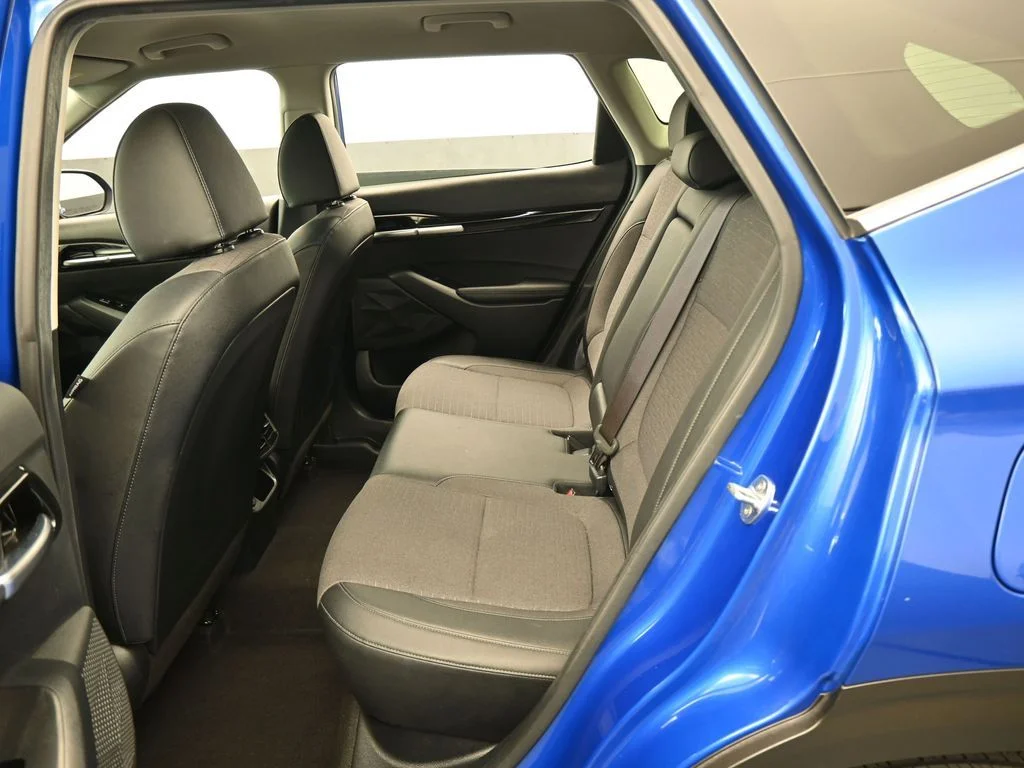 Used 2022 Neptune Blue Kia Nightfall image 30