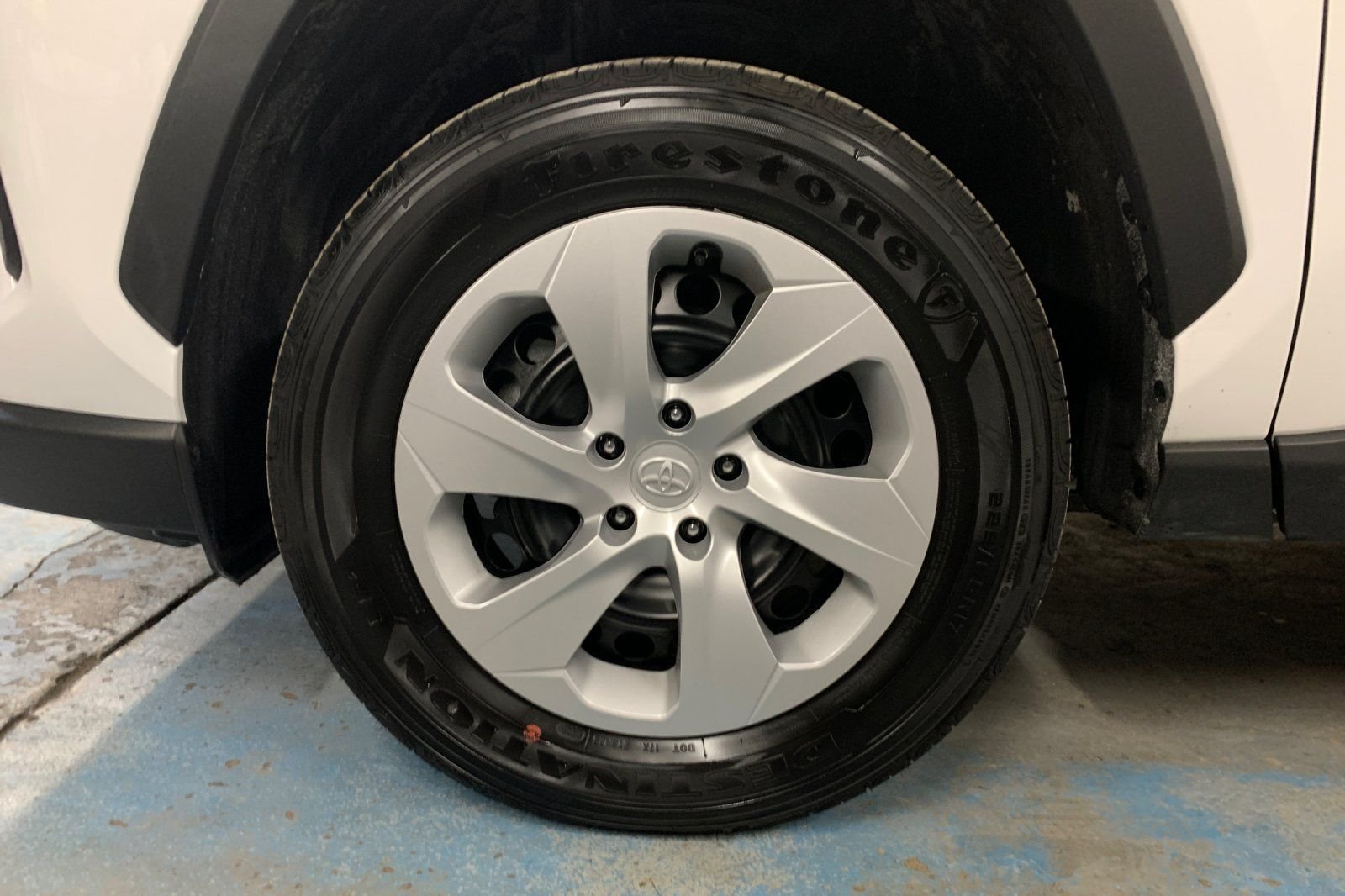 Used 2025 White Toyota LE image 33