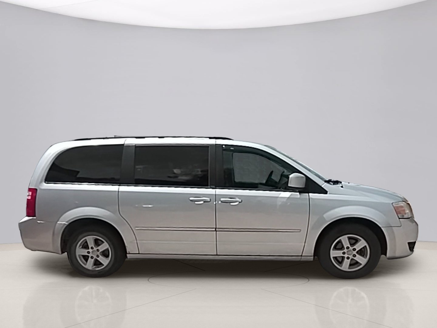 Used 2010 Silver Dodge SXT image 6