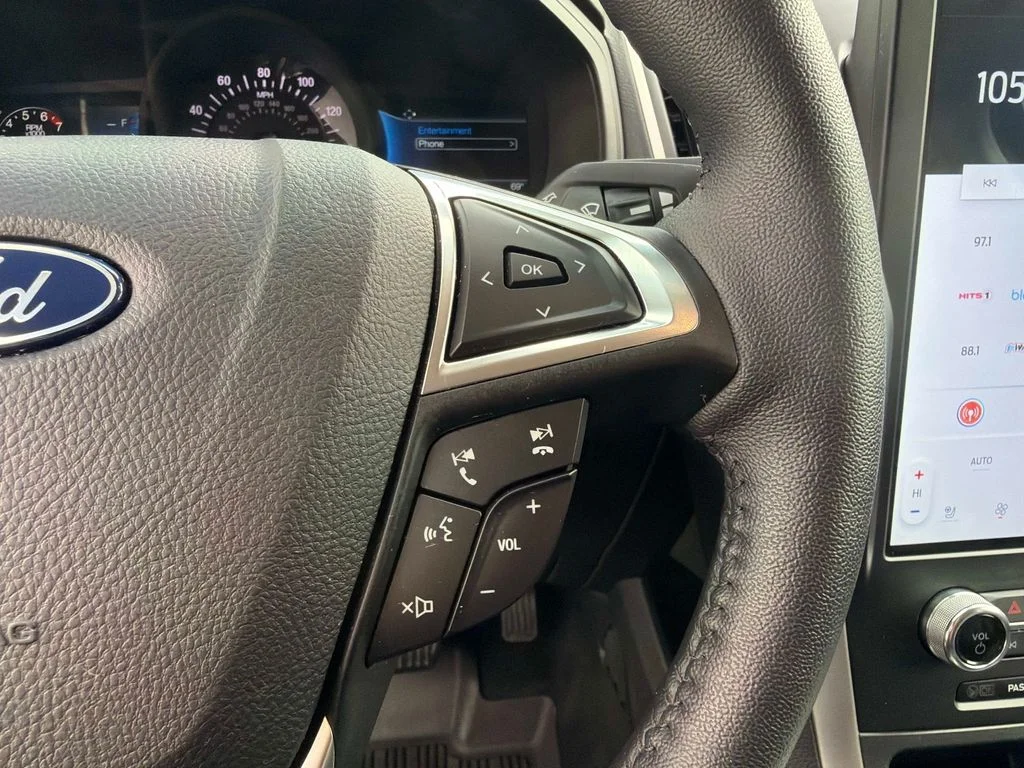 Used 2024 Agate Black Metallic Ford SEL image 28