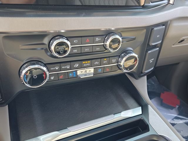 New 2026 Agate Black Metallic Ford Platinum image 22