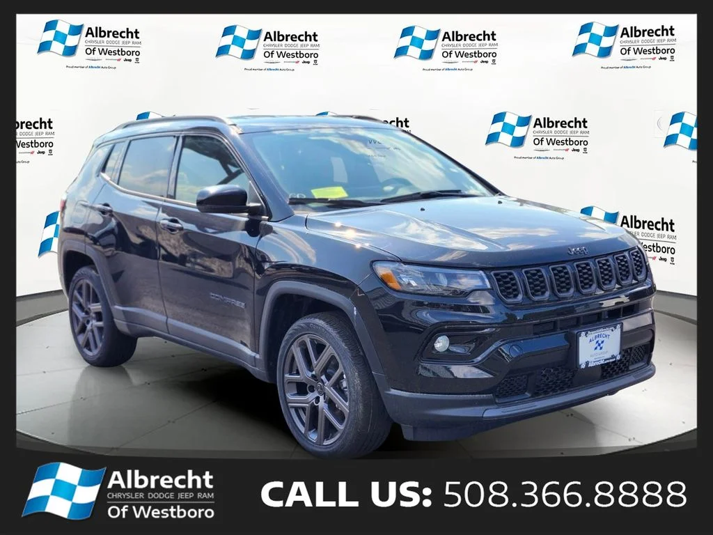 New 2026 Diamond Black Crystal Pearl-Coat Exterior Paint Jeep Limited image 7