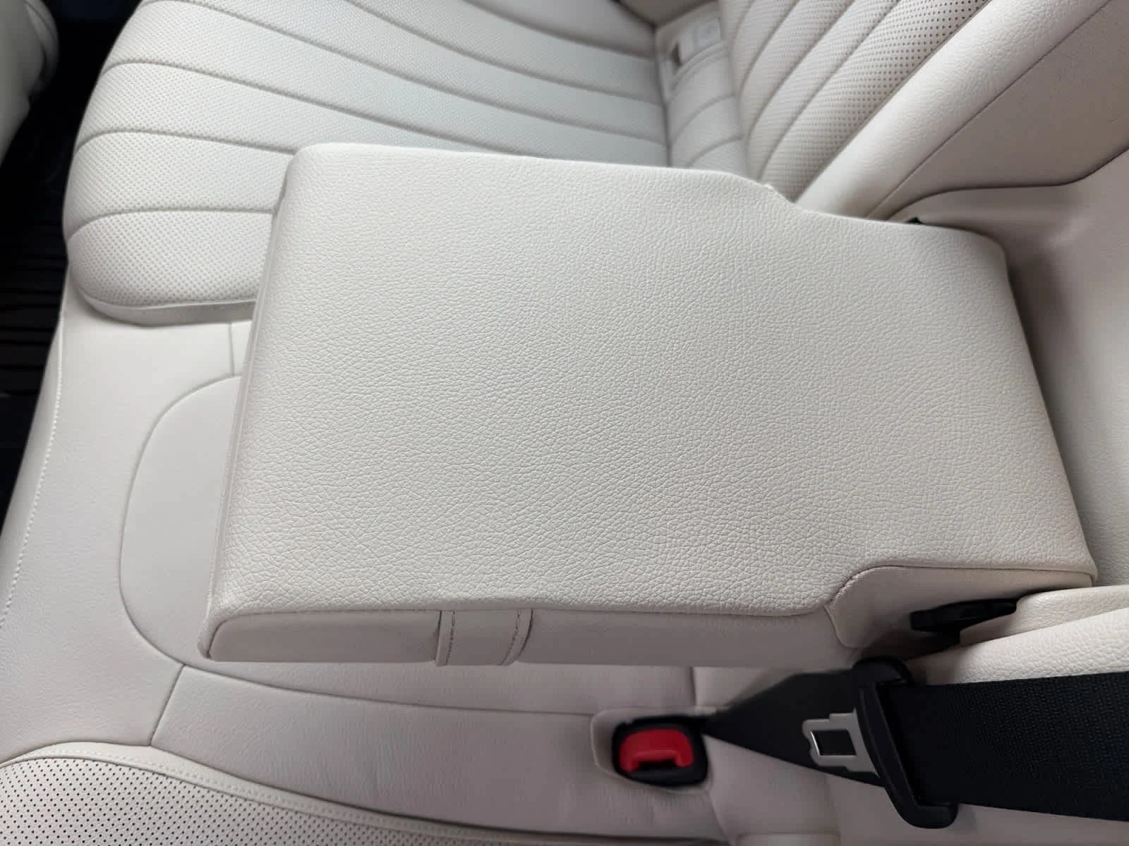 New 2026 Polar White Mercedes-Benz E 350 image 17