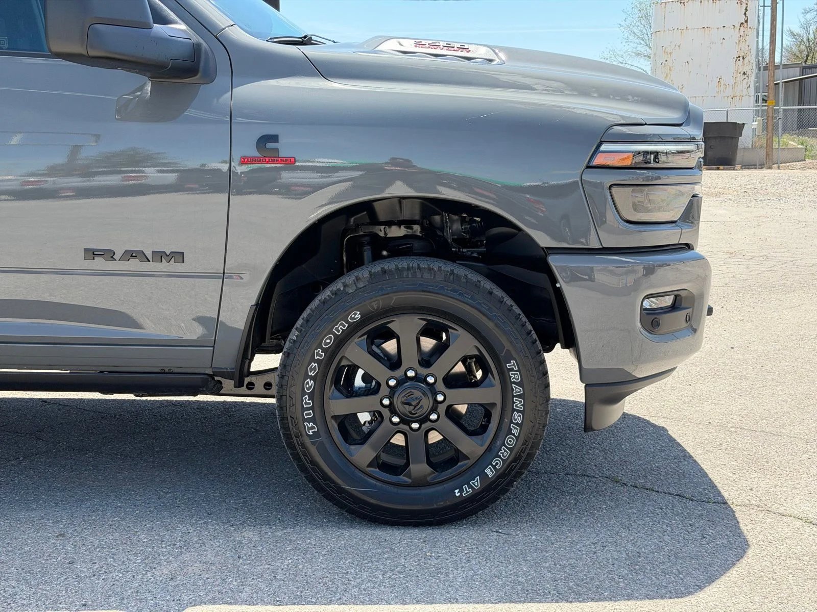 New 2026 Ceramic Gray Clear-Coat Exterior Paint RAM Laramie image 4