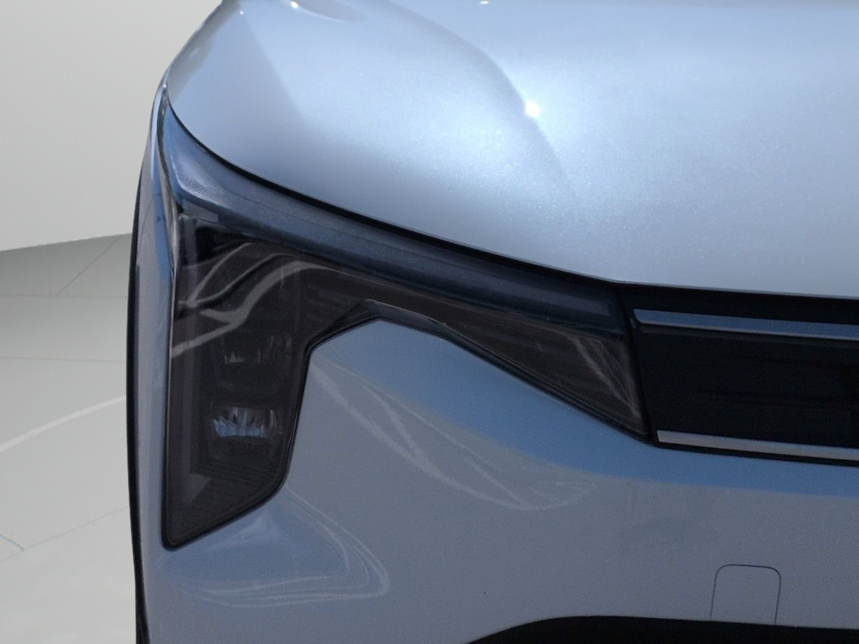 New 2026 Snow White Pearl Kia LXS image 10