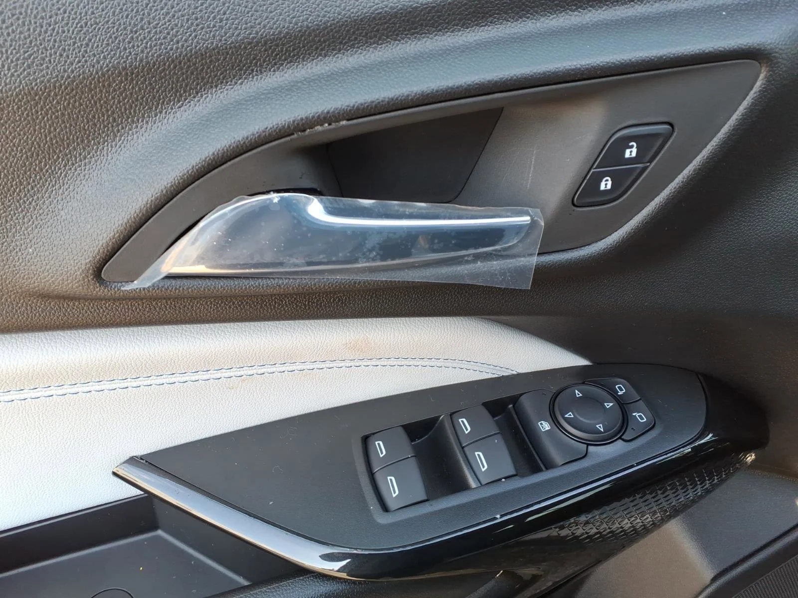 2026 Chevrolet Trax LT - Photo 8