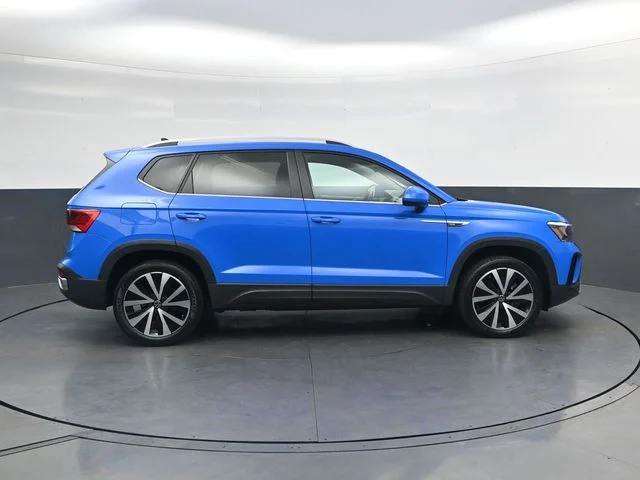 Used 2023 Blue Volkswagen 1.5T SE image 3