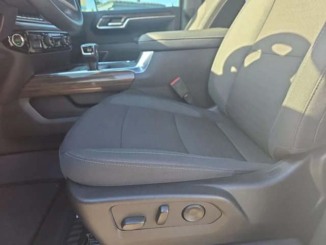 Used 2025 White Chevrolet RST image 29