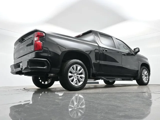 Used 2023 BLACK Chevrolet Custom image 29