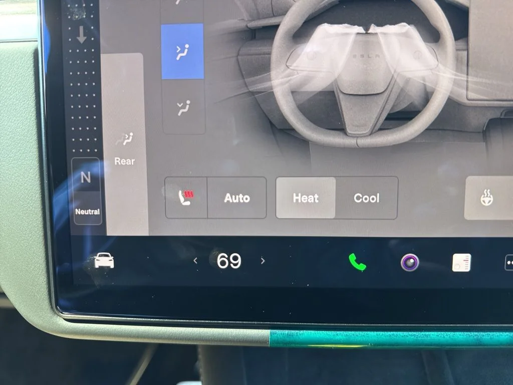 Used 2024  Tesla Base image 22