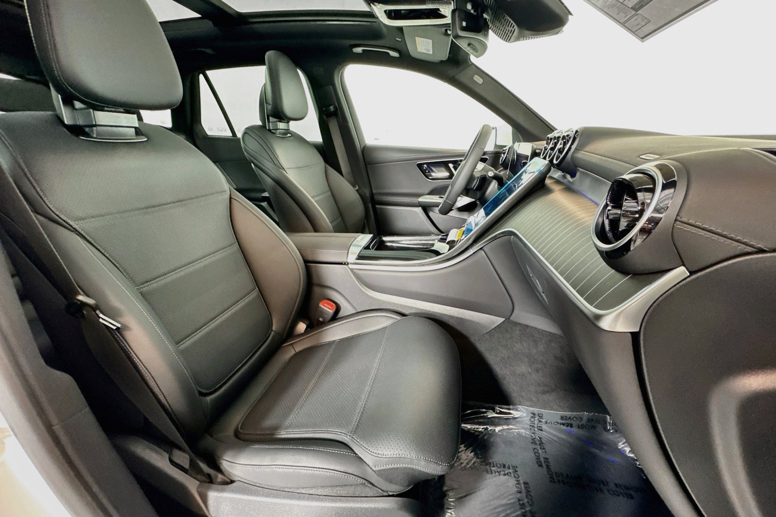 New 2027 Polar White Mercedes-Benz GLC 300 image 26