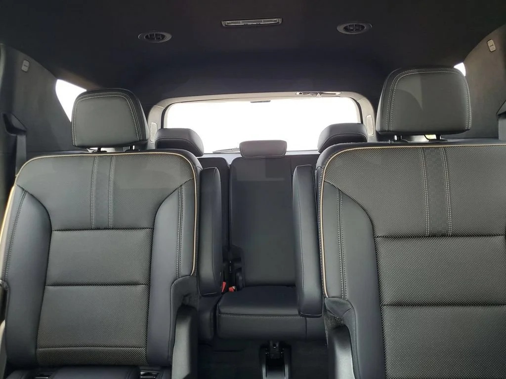 New 2026 Mosaic Black Metallic Chevrolet High Country image 13