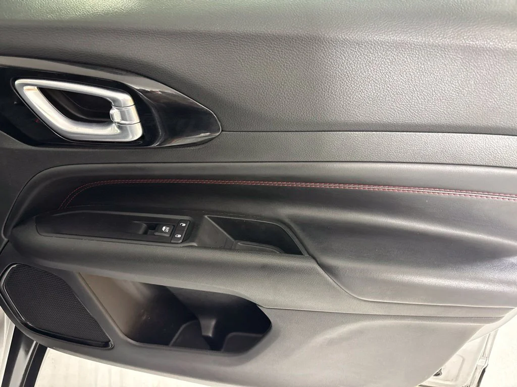 Used 2022 Silver Jeep Trailhawk image 15