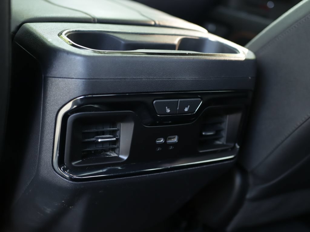 Used 2023 SUMMIT WHITE GMC AT4 image 32
