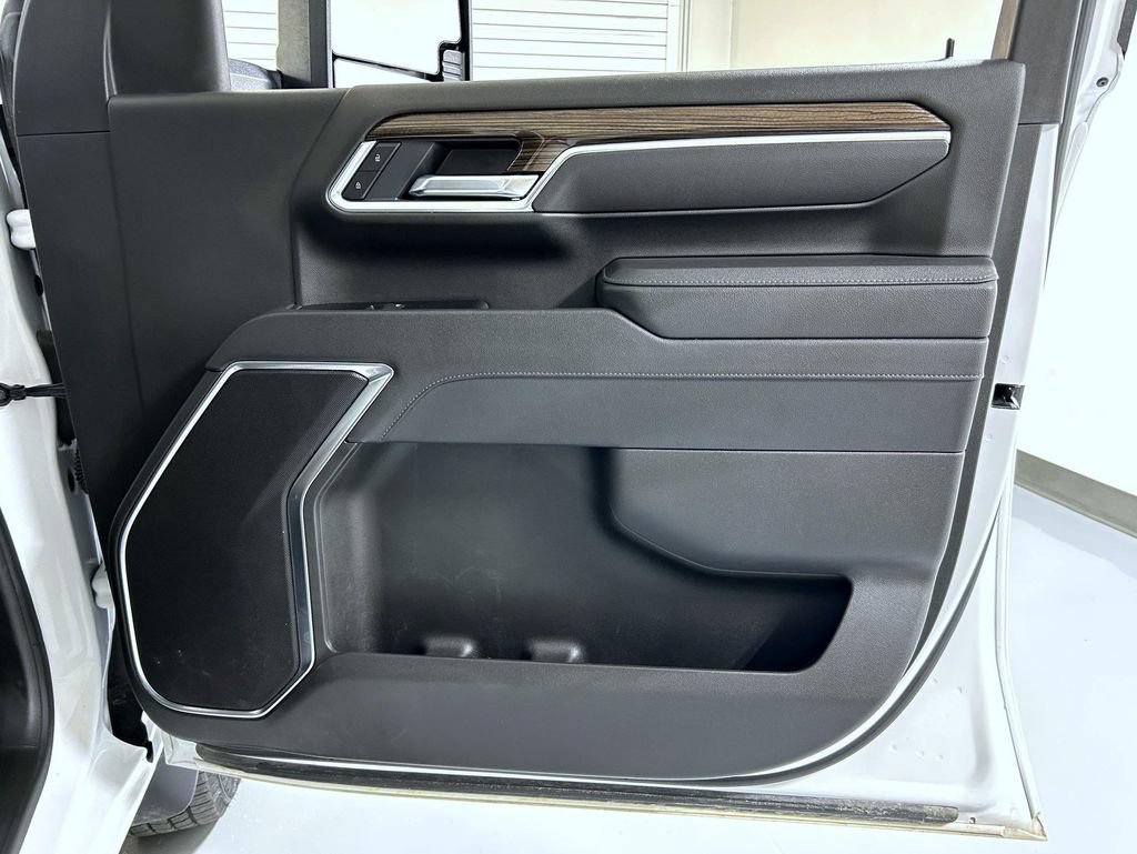 2025 Chevrolet Silverado 2500HD LT - Photo 17