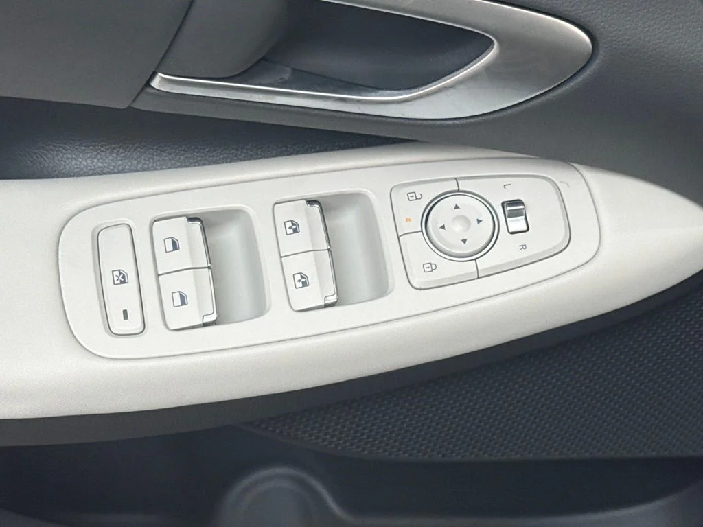 New 2026 Abyss Black Hyundai SEL image 21