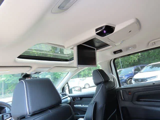 New 2026 Platinum White Pearl Honda Touring image 16