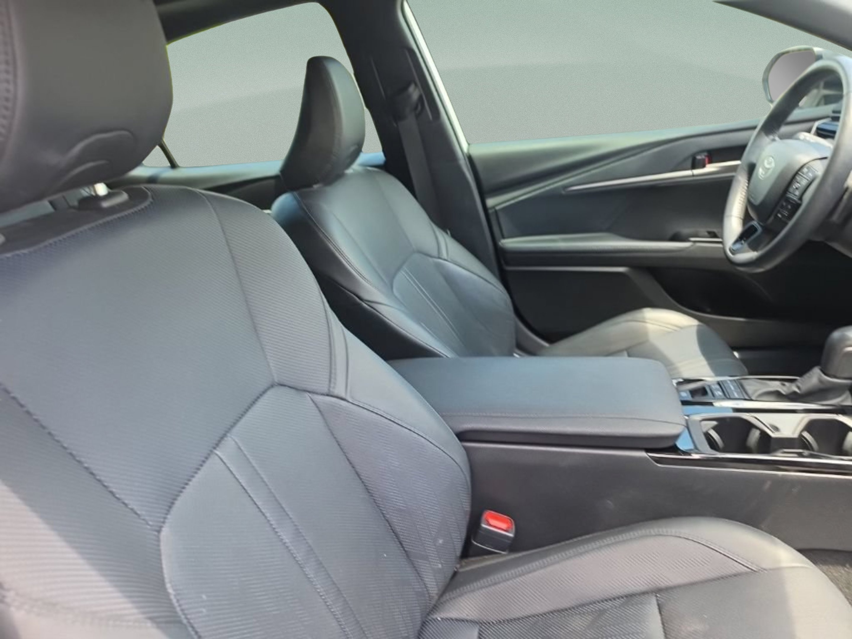 Used 2025 Off-white Toyota XSE image 26