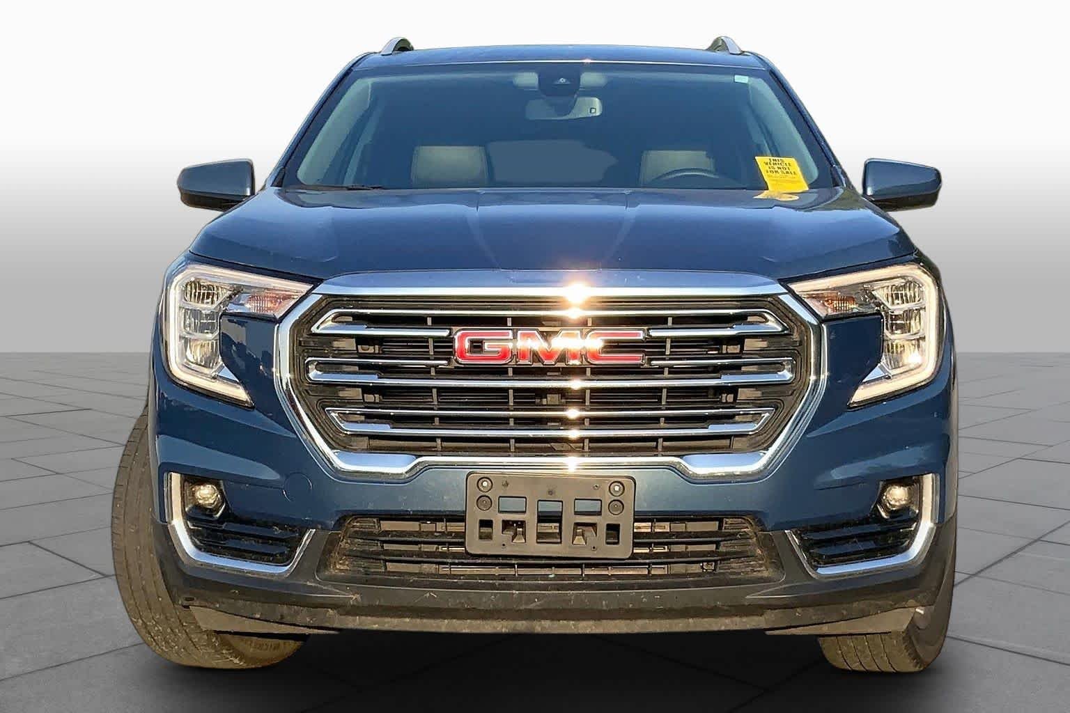 Used 2024 Downpour Metallic GMC SLT image 4