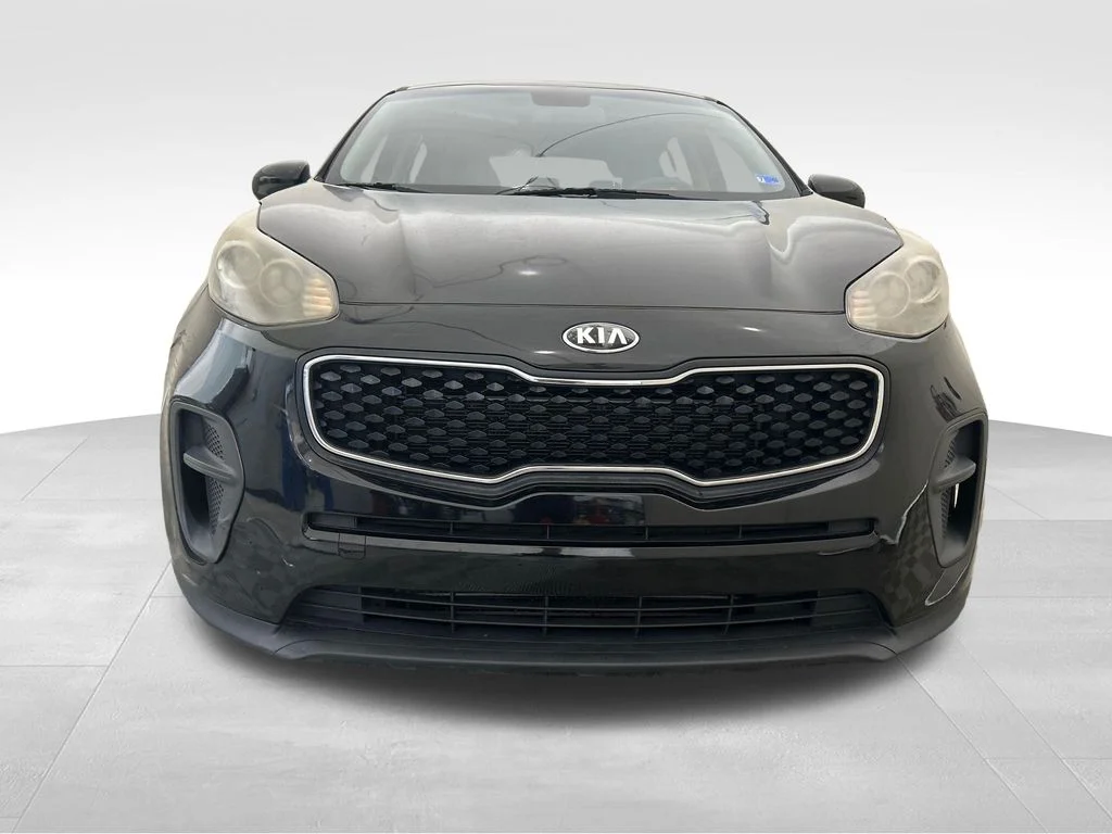 Used 2017 Red Kia LX image 9